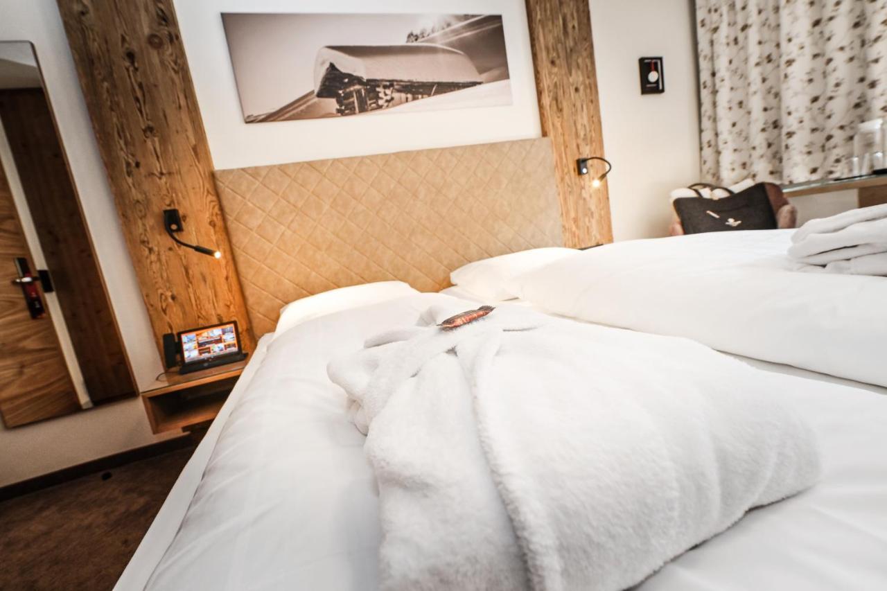 Hotel Alpenfeuer Montafon ザンクト・ガレンキルヒ エクステリア 写真