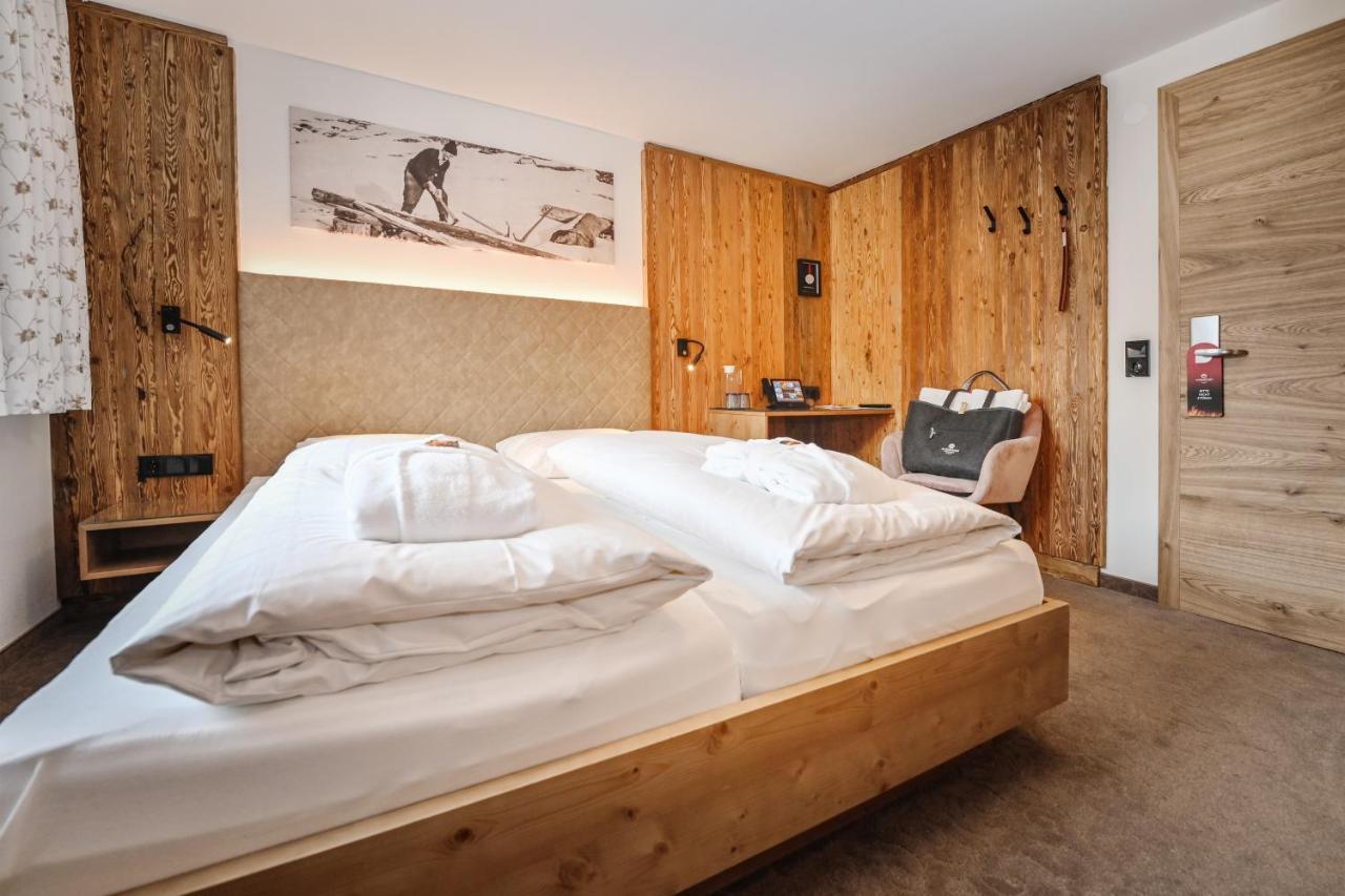 Hotel Alpenfeuer Montafon ザンクト・ガレンキルヒ エクステリア 写真